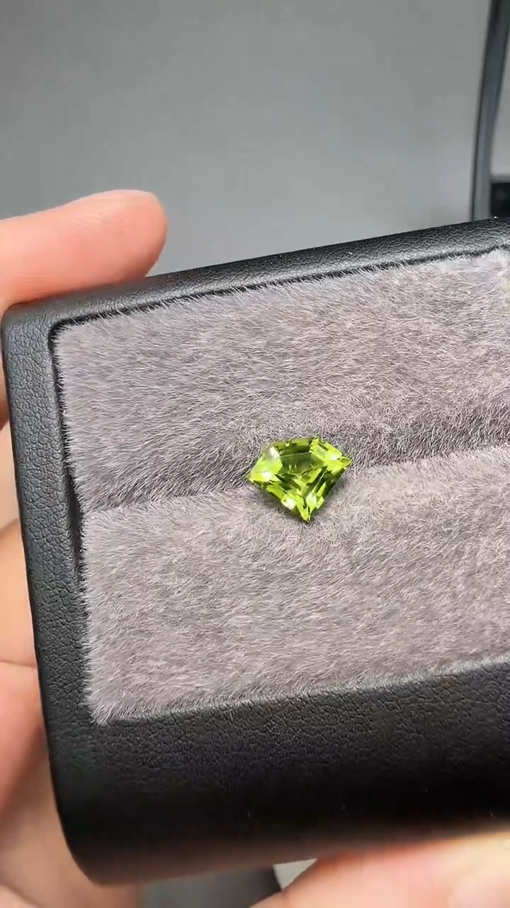 【闪购商品】橄榄石裸石未镶嵌1.88ct-A907-1p