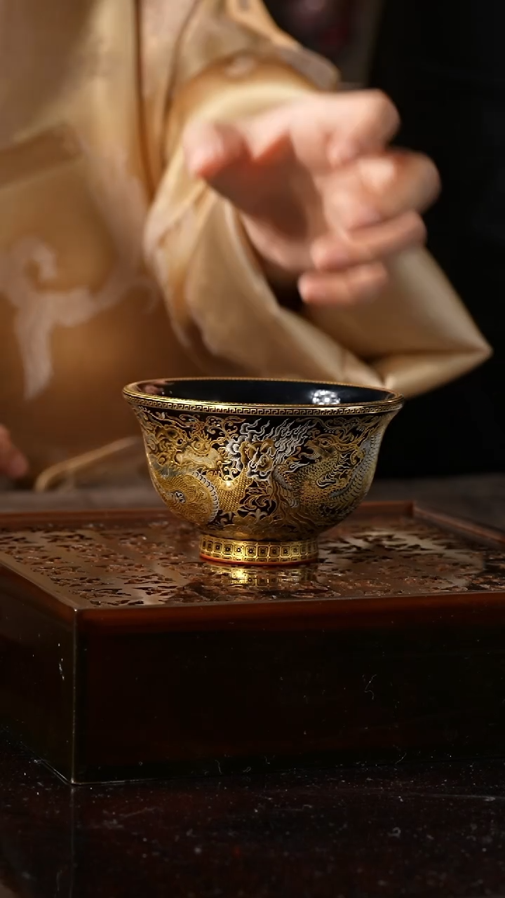 【闪购商品】杯溢珍堂丨堆金银压手杯