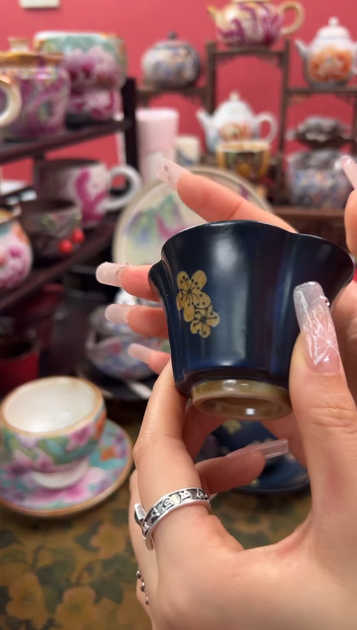 【闪购商品】仿古温暖蓝手绘梅花四方花口杯