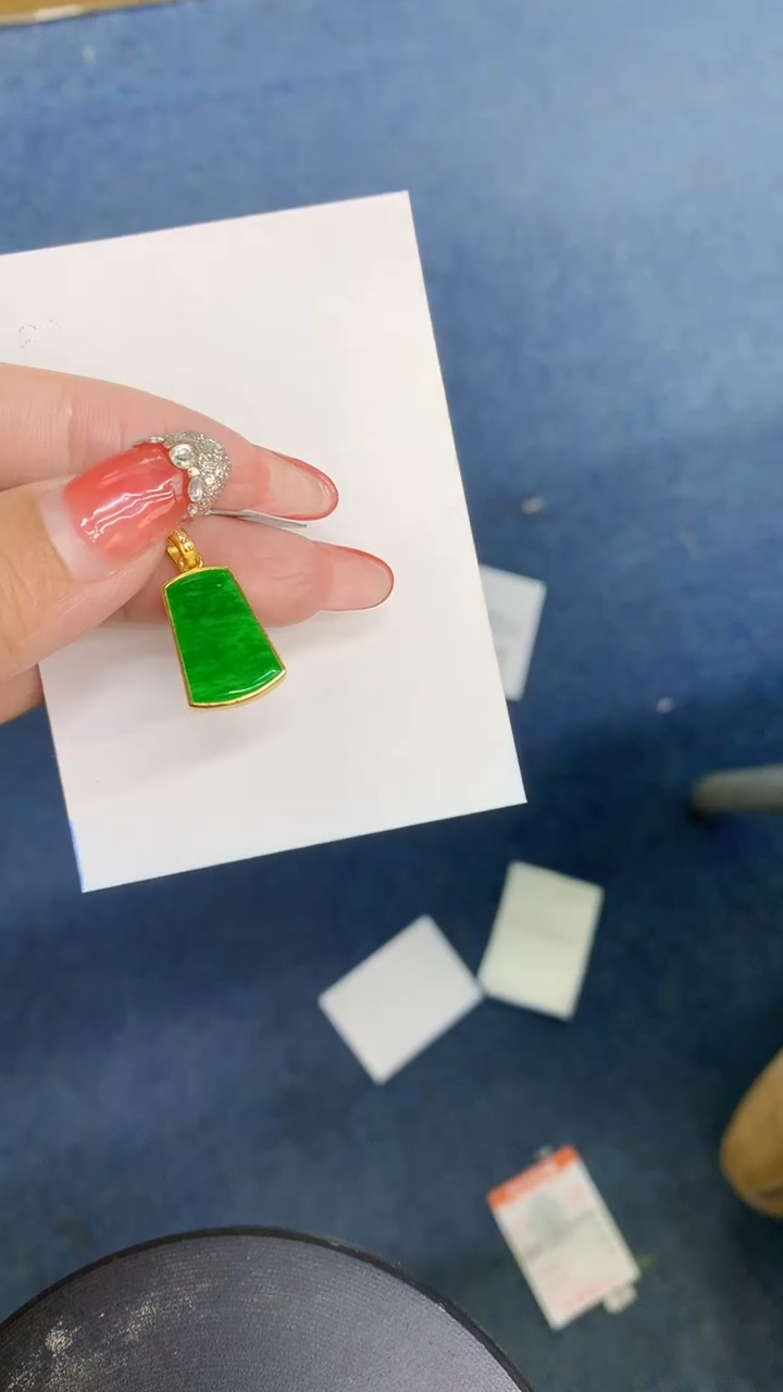 颈饰未镶嵌翡翠1