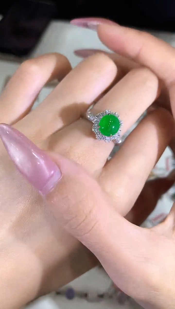 【闪购商品】翡翠戒指18K金镶嵌a337时尚蛋面戒指