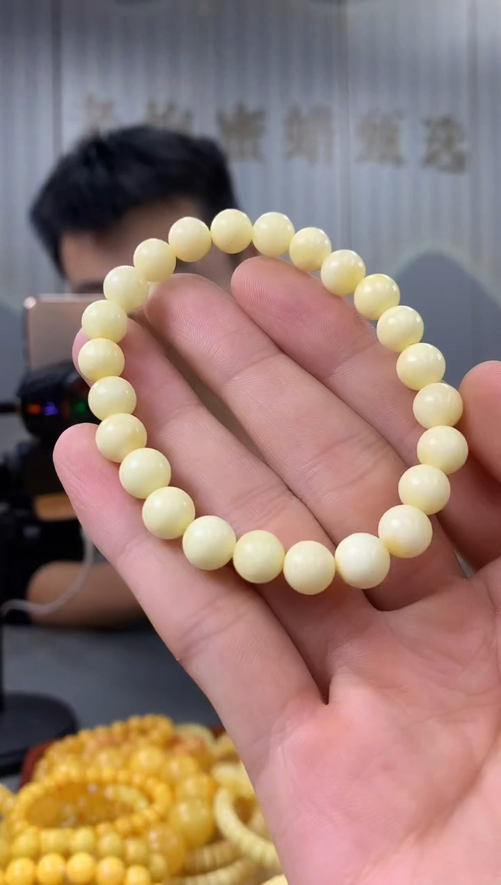 【闪购商品】琥珀裸石未镶嵌手串