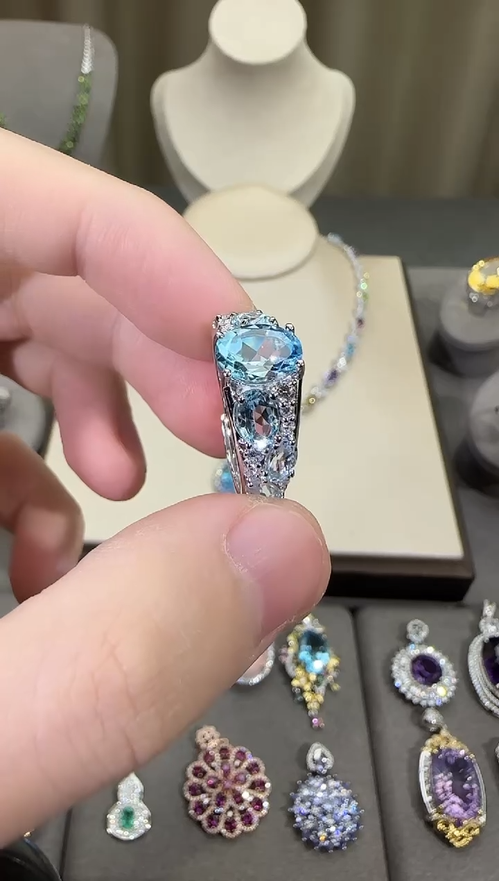 银S925镶嵌戒指托帕石9*7mm戒指排戒款瑞士蓝