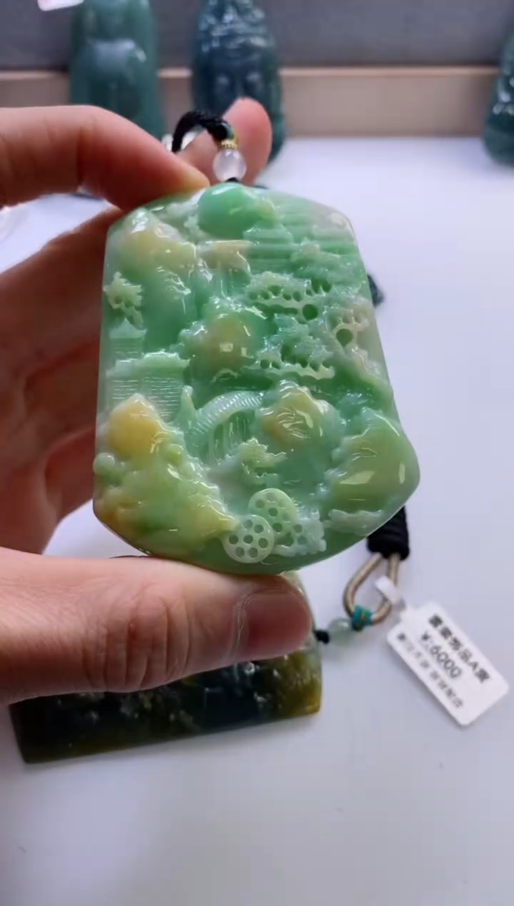 【闪购商品】翡翠挂件未镶嵌                   