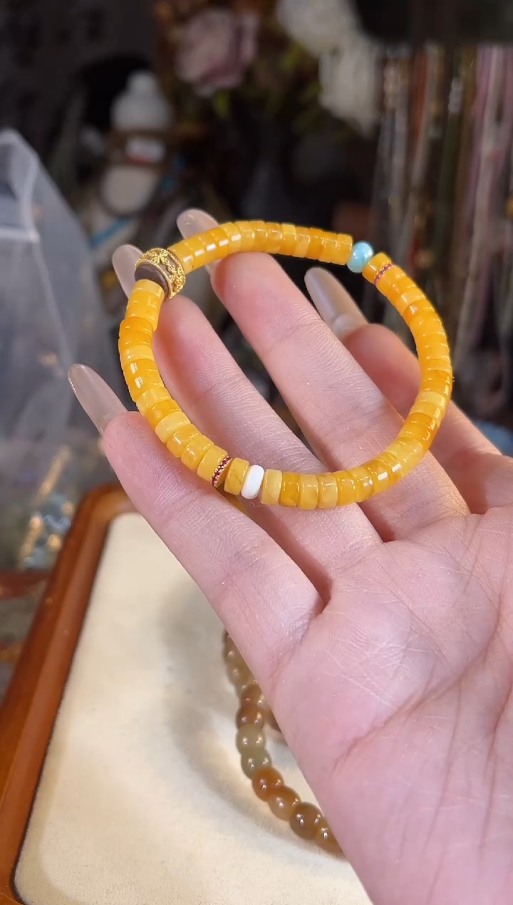 【闪购商品】蜜蜡手链未镶嵌多样性发货其一