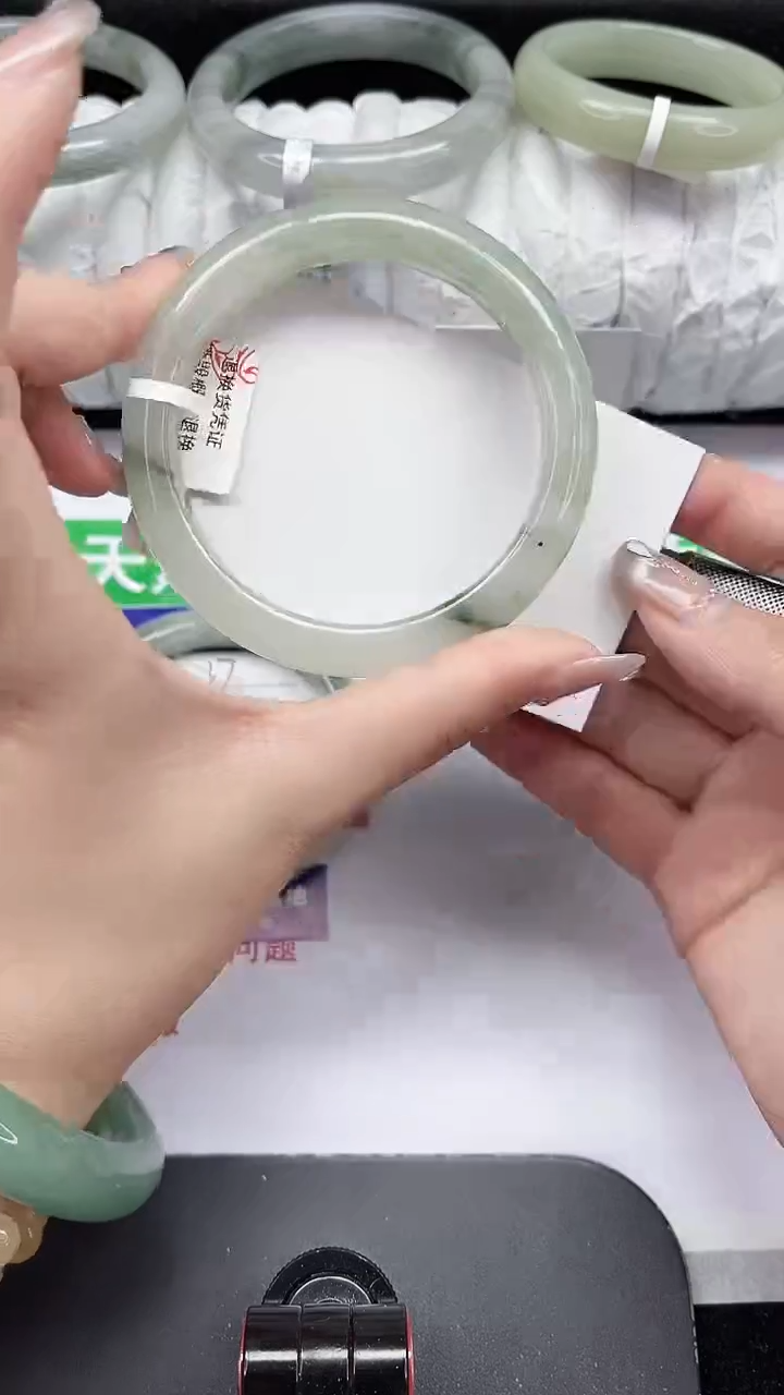未镶嵌手镯石英质玉38-59/60