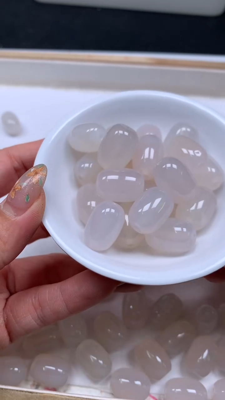 未镶嵌散珠南红玛瑙B437 荔枝冻大桶珠13*18mm2个9.8元