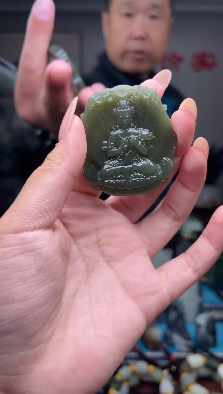 未镶嵌和田玉挂件1