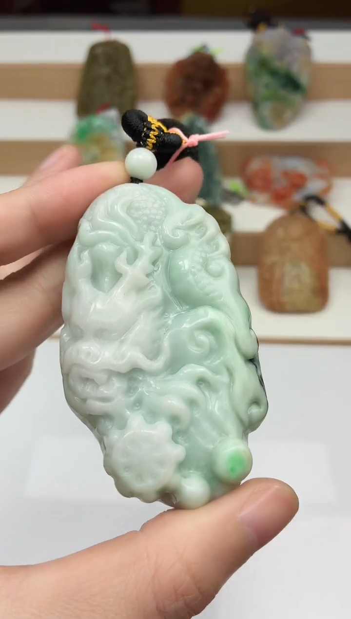 颈饰未镶嵌翡翠牌子