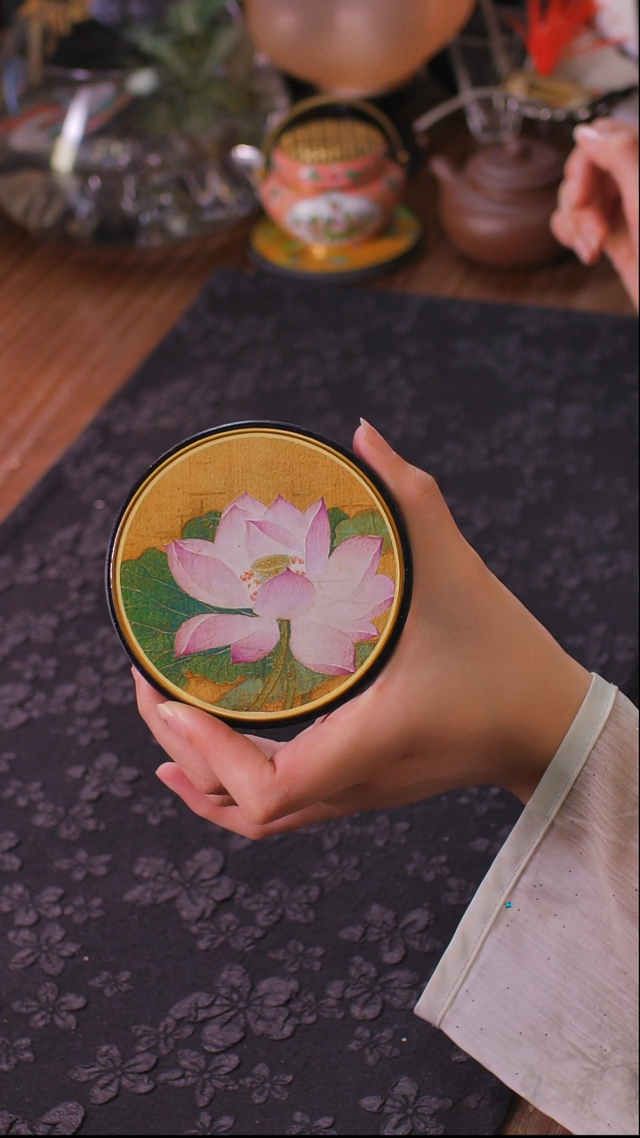 壹藏贰宝出水芙蓉图案杯垫一片