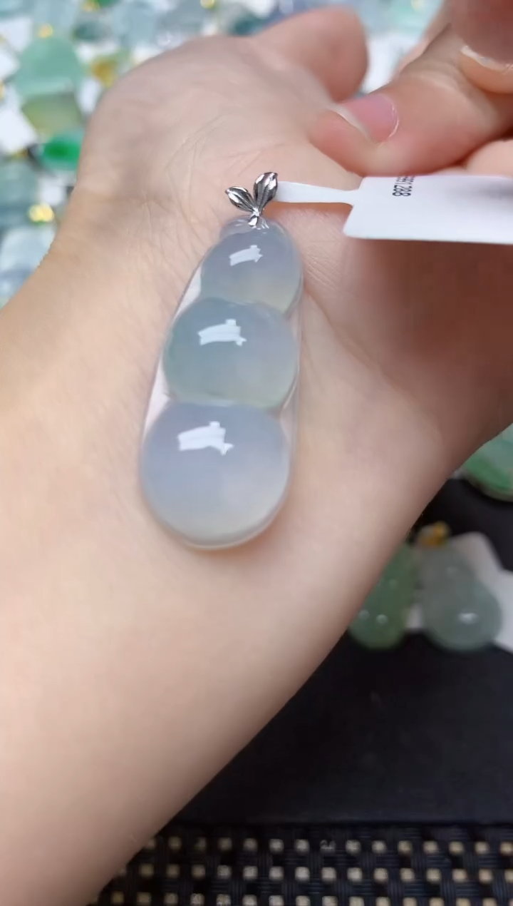 颈饰18K金镶嵌翡翠天然缅甸A货翡翠