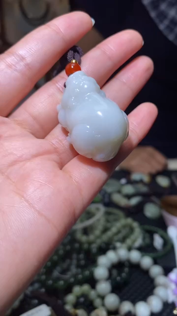 和田玉未镶嵌颈饰1