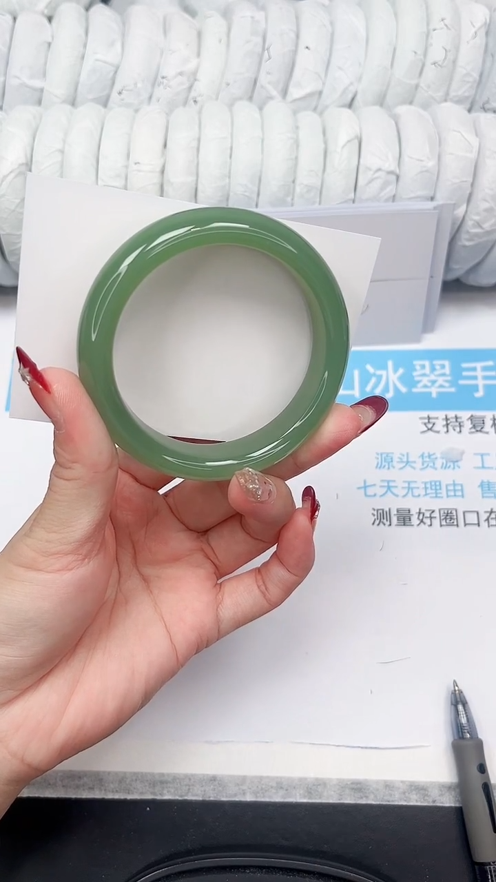未镶嵌手镯石英质玉183-56.5BQ