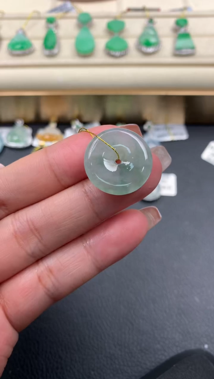 【闪购商品】翡翠颈饰未镶嵌D804