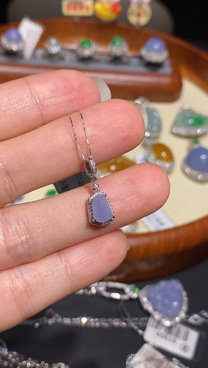 【闪购商品】翡翠吊坠(不含链)18K金镶嵌吊坠