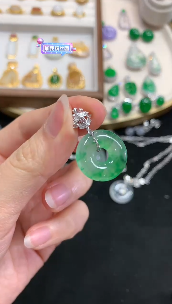 【闪购商品】翡翠吊坠(不含链)18K金镶嵌W28|13000