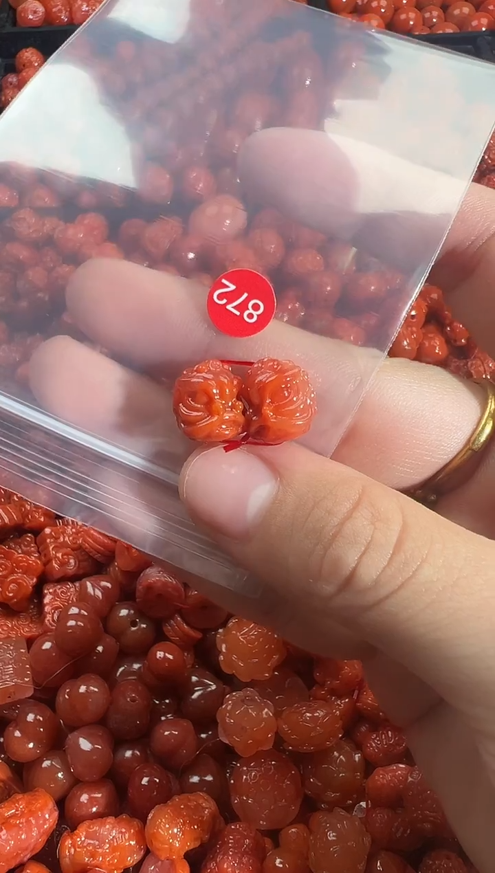 颈饰未镶嵌南红玛瑙1