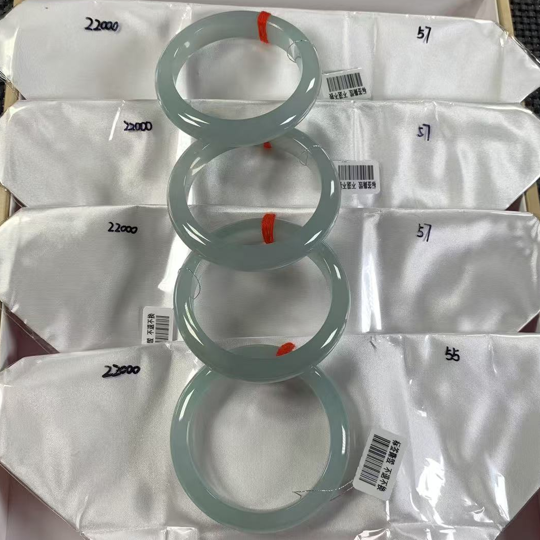 天然缅甸翡翠A货手镯多样性发货，发一件