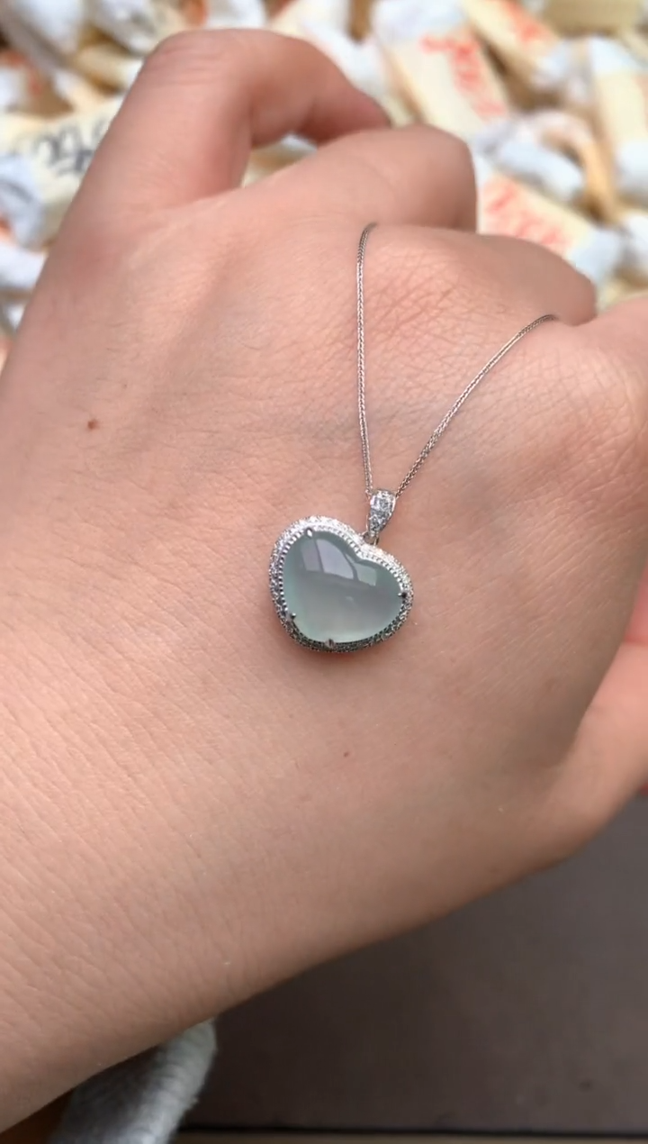 【闪购商品】翡翠18K金镶嵌挂件—