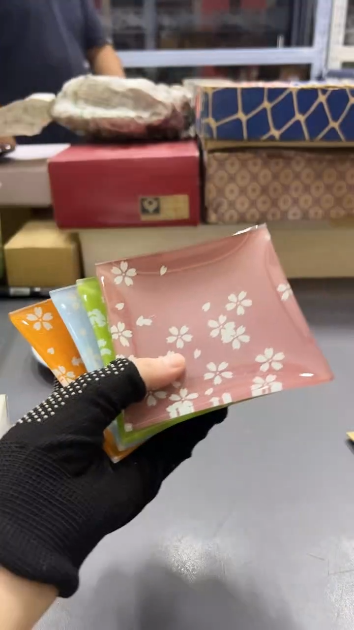 瓷片满38包邮，编号：D590  4只