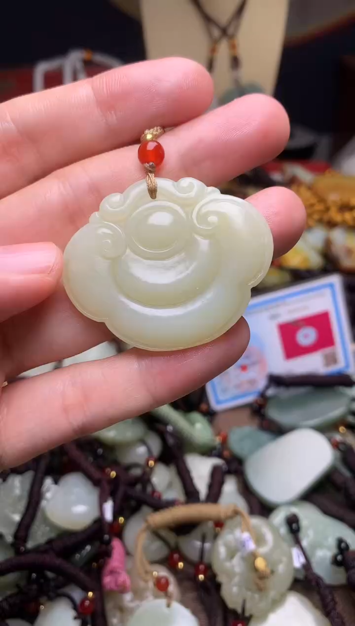 颈饰未镶嵌和田玉新疆料青海料清水和田玉吊坠