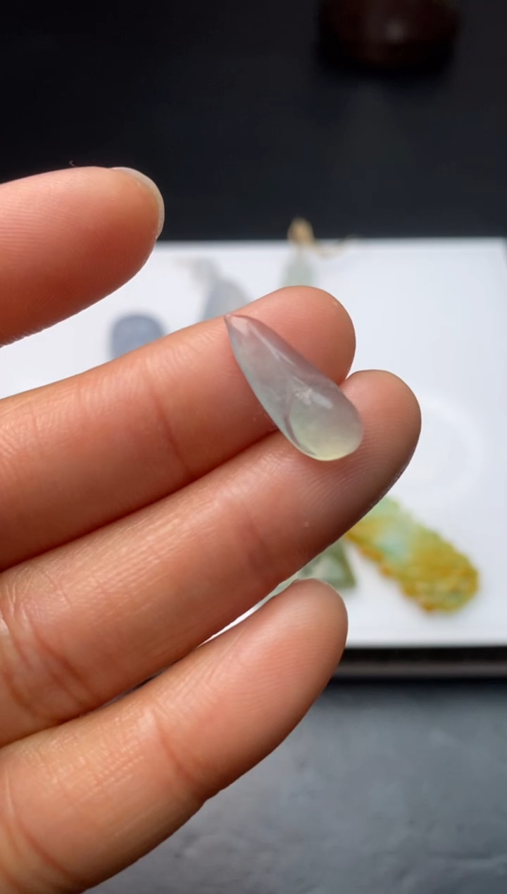 【闪购商品】定制翡翠未镶嵌翡翠毛货~