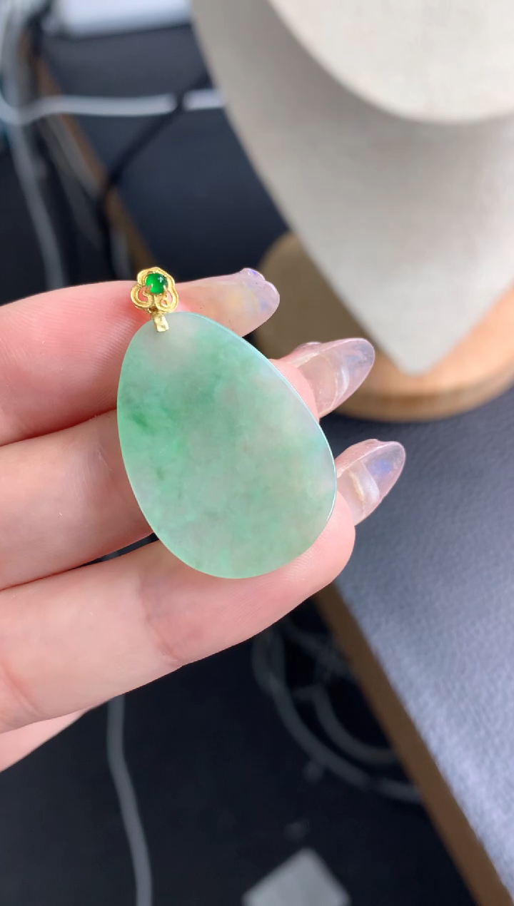 【闪购商品】翡翠颈饰18K金镶嵌48小时鉴赏期