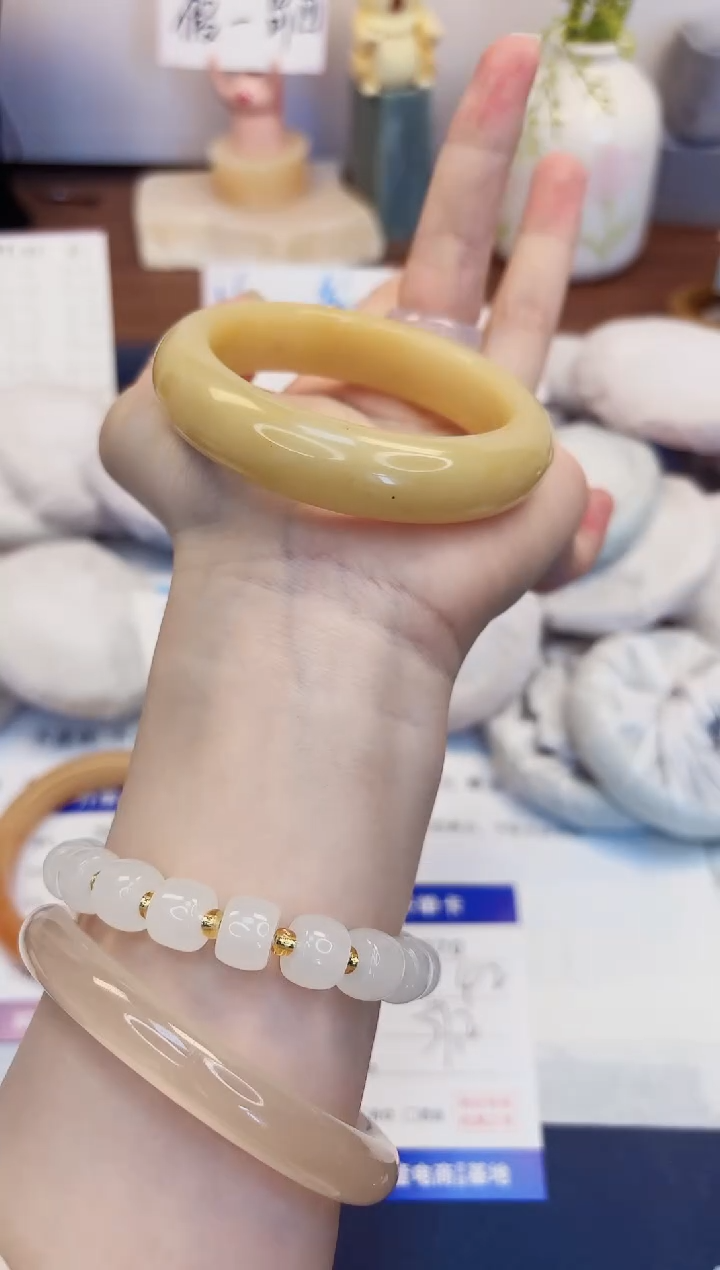 【闪购商品】石英质玉手镯未镶嵌370-财气镯-圈口57