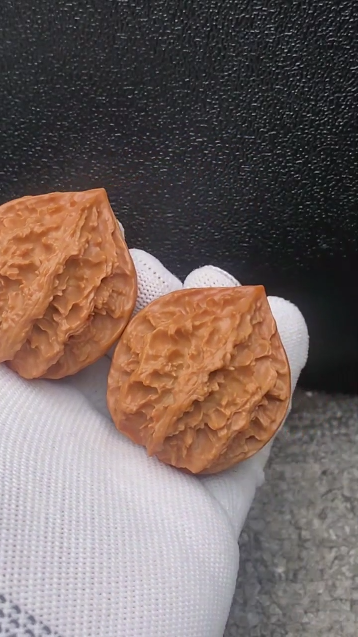 【闪购商品】文玩核桃把件龙鳞纹