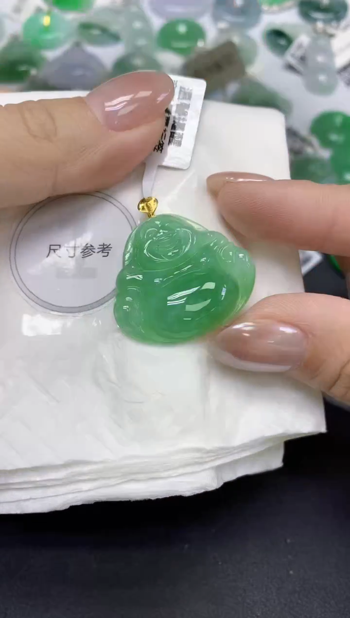 颈饰18K金镶嵌翡翠天然缅甸翡翠A货多样性发一件