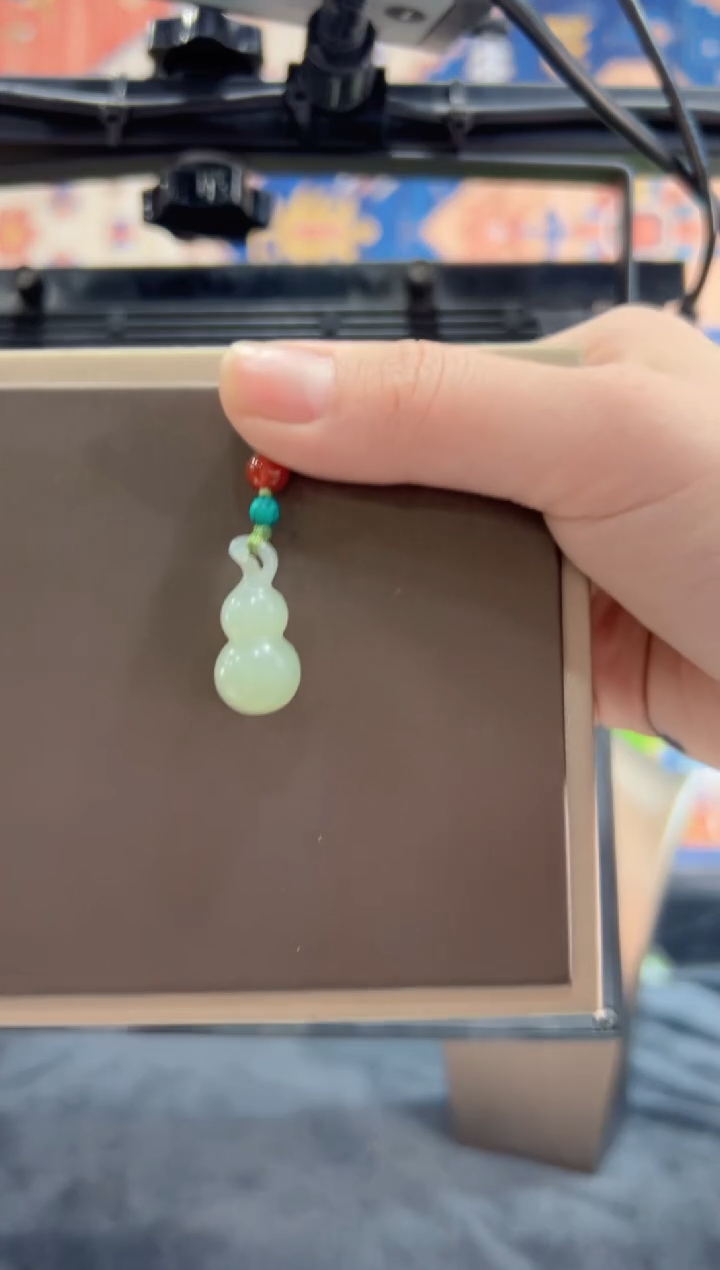 吊坠(赠链)未镶嵌和田玉和田玉葫芦吊坠