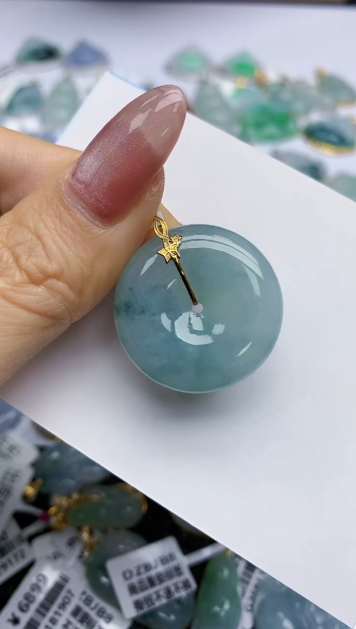 【闪购商品】翡翠挂件18K金镶嵌天然翡翠A货
