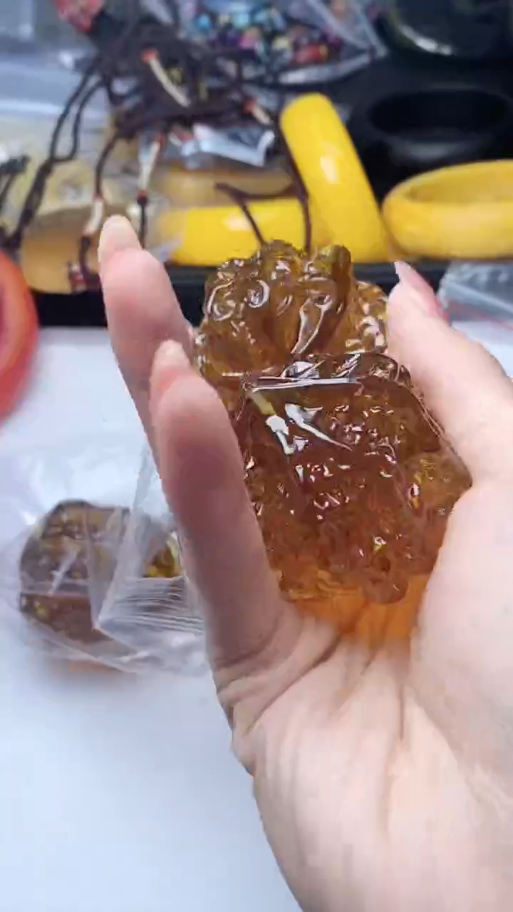 未镶嵌颈饰琥珀167核桃一对