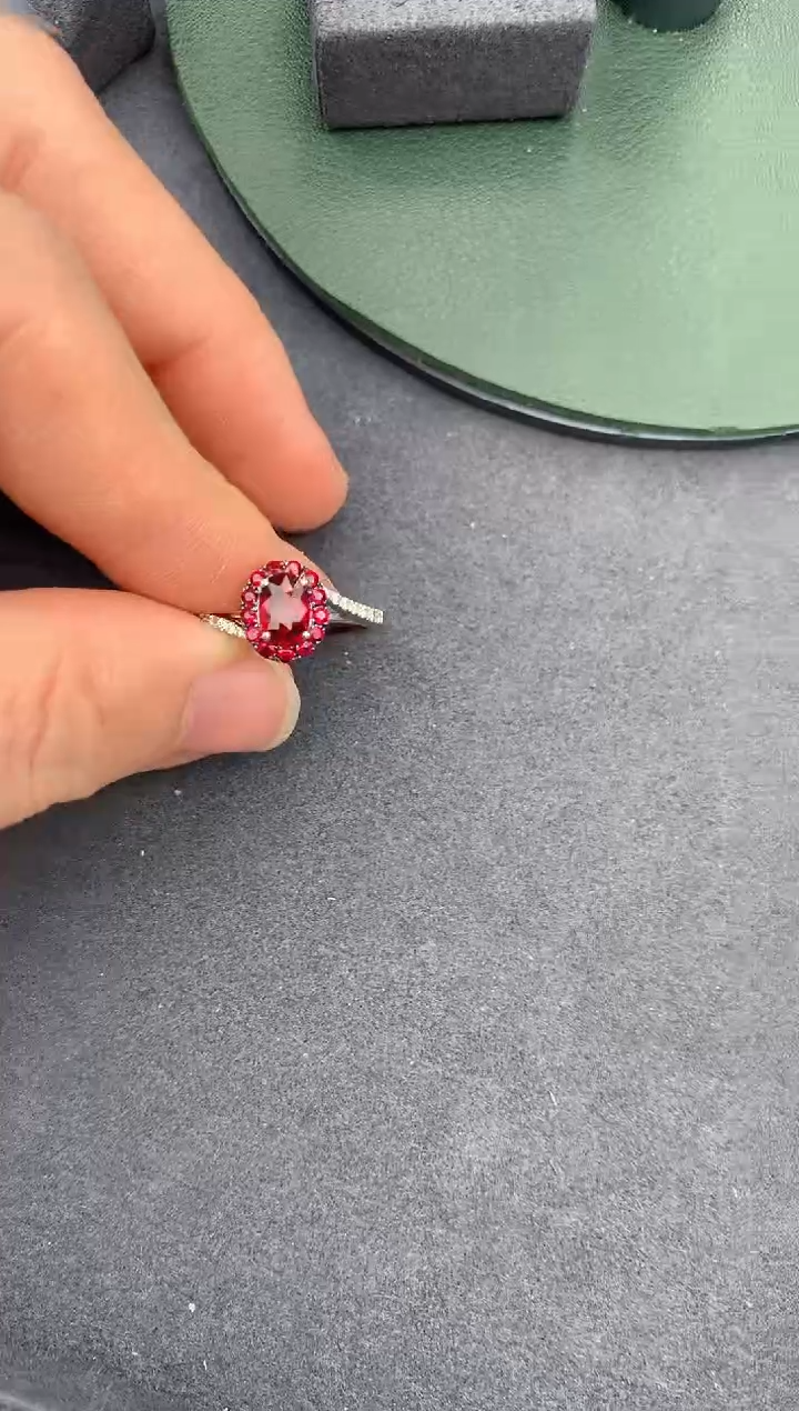 【闪购商品】红宝石戒指18K金镶嵌95分 红宝石戒指