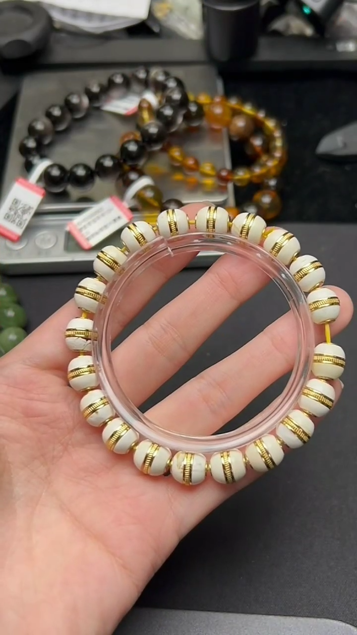 【闪购商品】蜜蜡手串银S925镶嵌HYZJ0000001