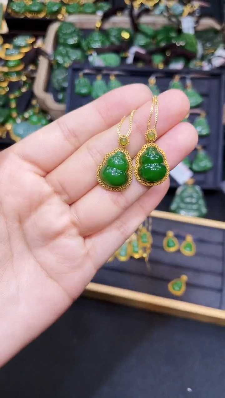 和田玉18K金镶嵌吊坠(赠链)25MM 多样性发一