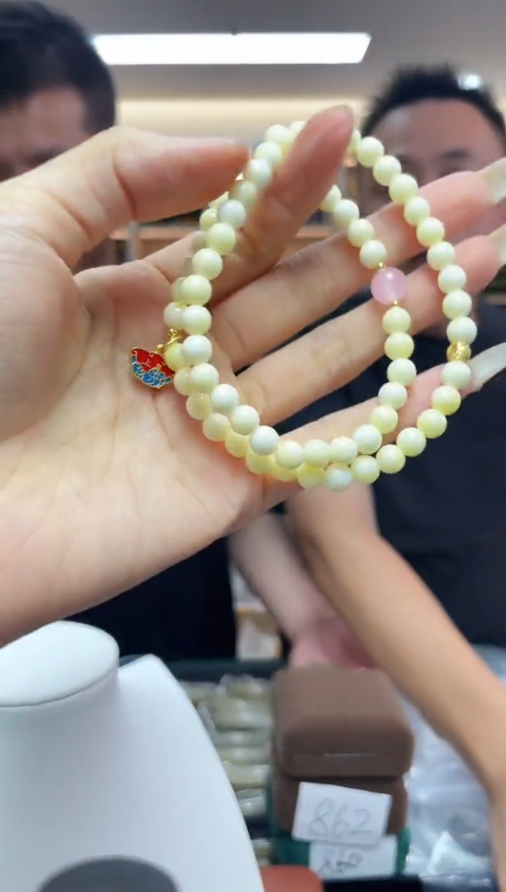 未镶嵌蜜蜡裸石多样性发一件