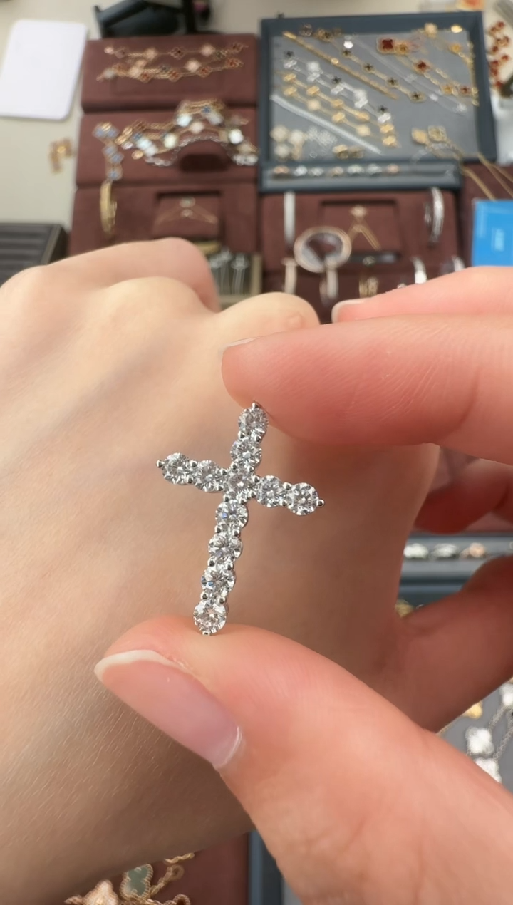 【闪购商品】实验室培育钻石铂Pt950镶嵌十字架吊坠【2.87克】1.3克拉