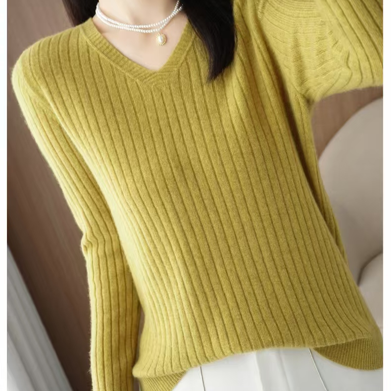 必拍款，秋冬经典V领抽条显瘦打底针织衫