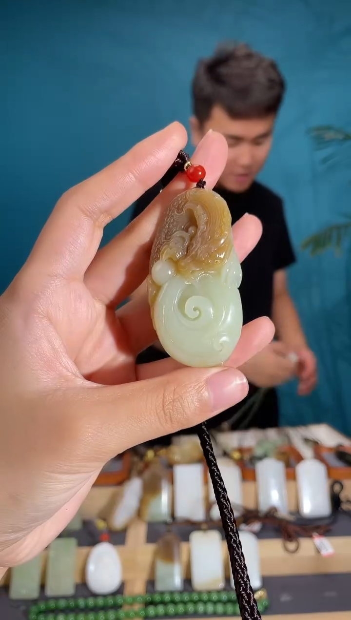 颈饰未镶嵌和田玉1