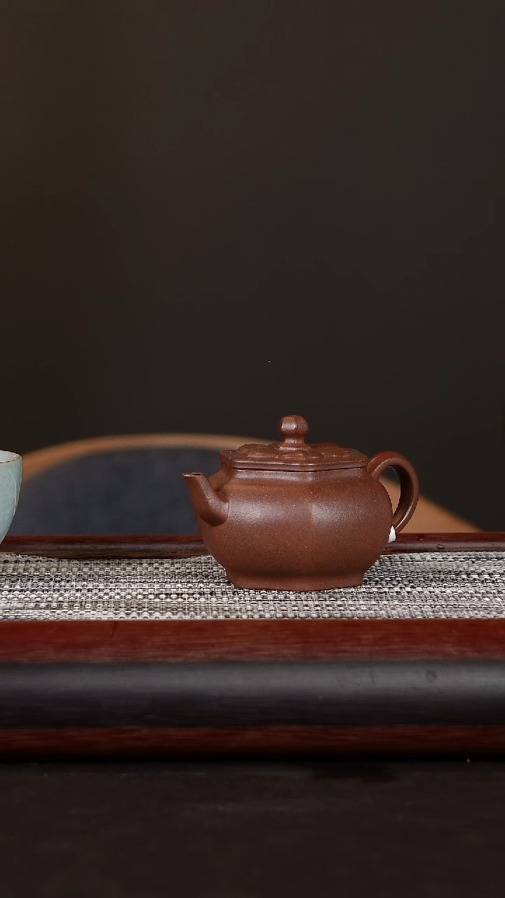 【闪购商品】紫砂茶壶18六方菱韵紫玉金砂160CC