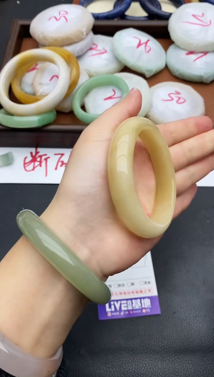 未镶嵌手镯石英质玉257+56/57