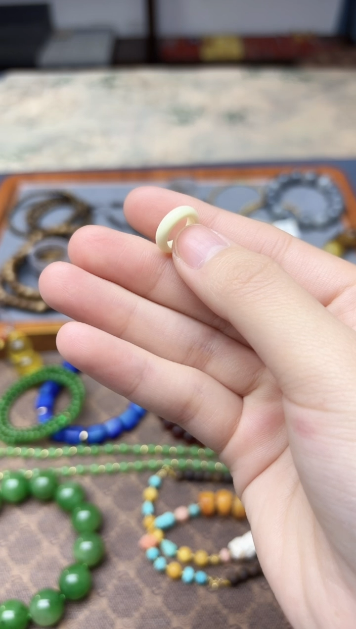 裸石蜜蜡未镶嵌J**o蜜蜡跑环配饰8-9mmGW