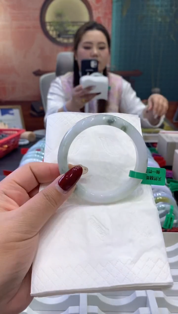 【闪购商品】翡翠手镯未镶嵌多人0002714