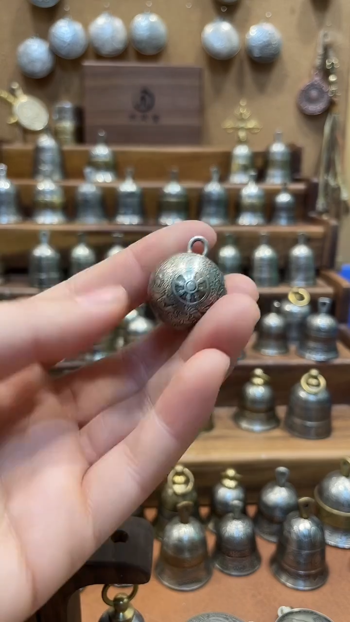 放****?八宝图腾圆铃铛