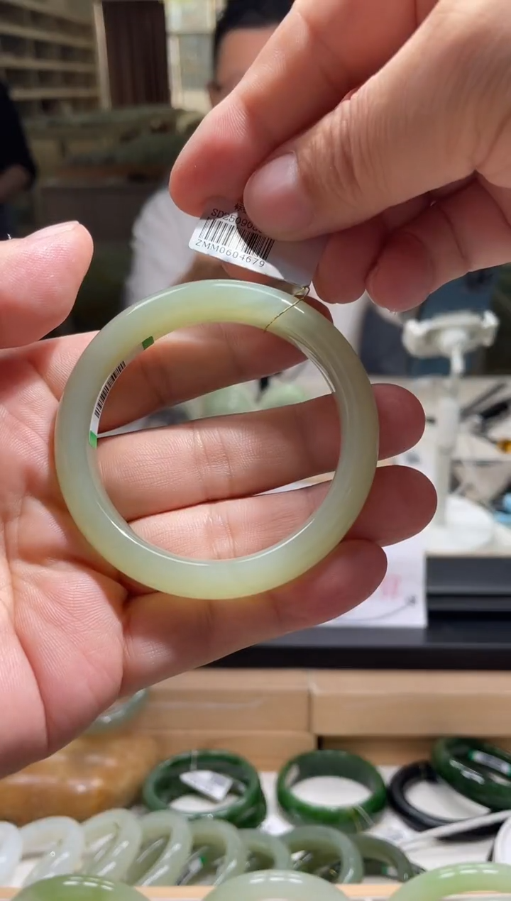 未镶嵌手镯和田玉54圈口 4679