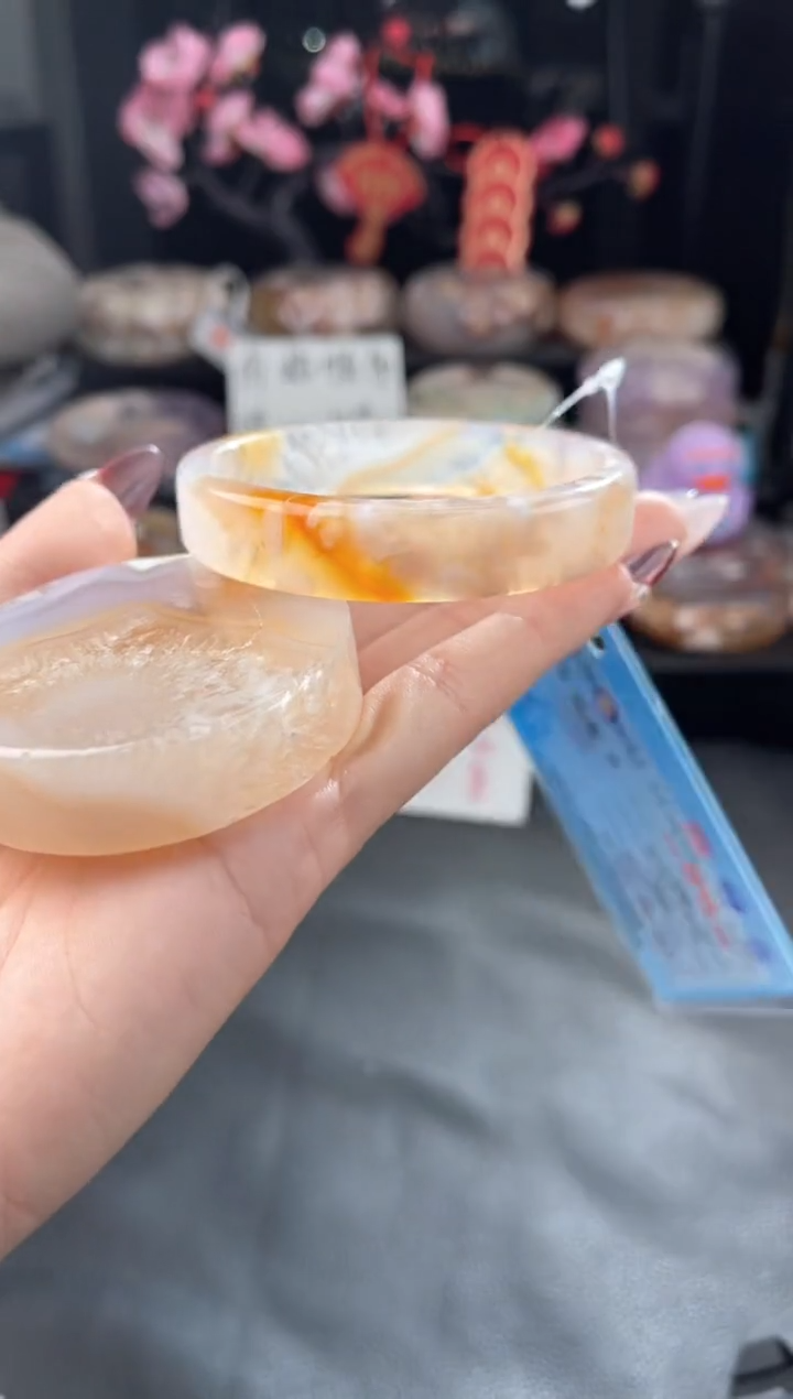 【闪购商品】石英质玉手镯未镶嵌58