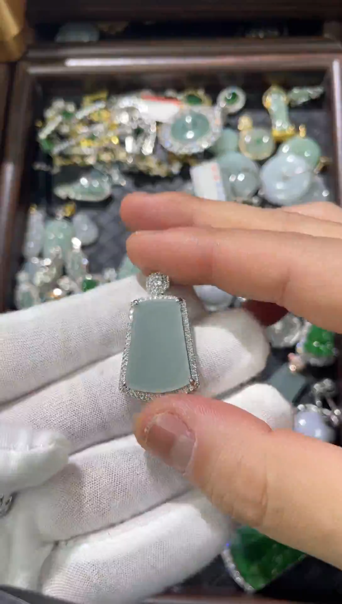 吊坠(赠链)未镶嵌翡翠天然A货缅料翡翠无事牌