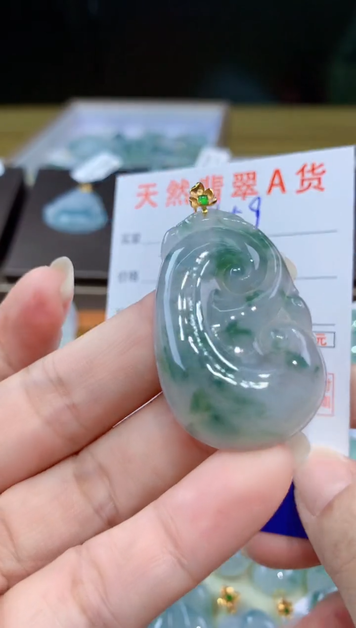 翡翠18K金镶嵌颈饰天然翡翠A货挂件 