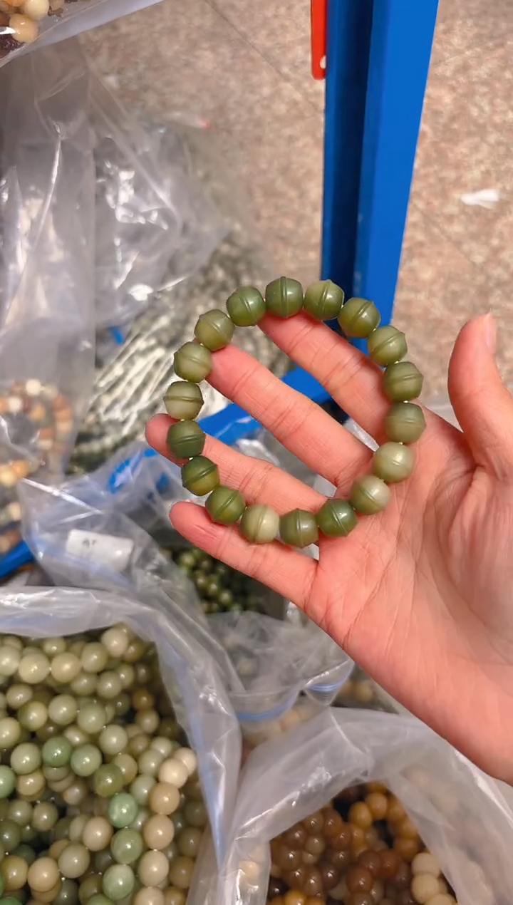 吊坠菩提根/象牙果绿色蜜罐单圈